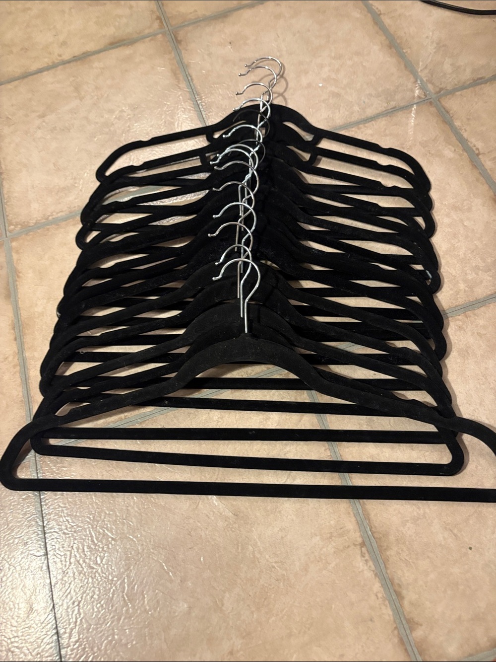 Black Velvet Non-Slip Clothes Hangers – Pack 15